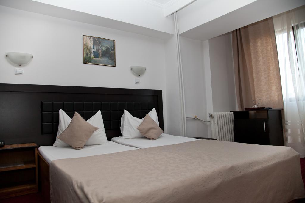 Hotel Metropol Piteşti Rum bild