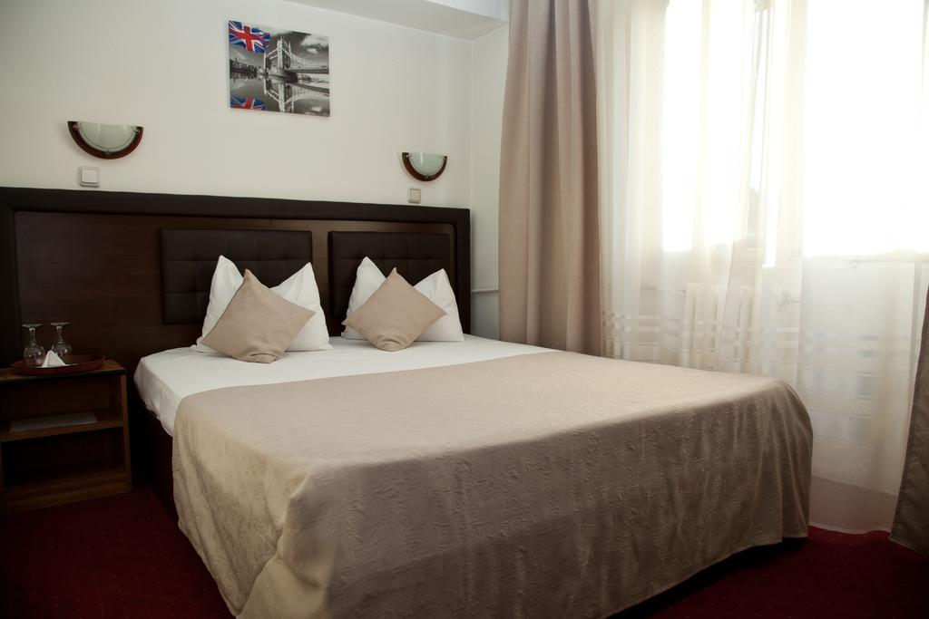 Hotel Metropol Piteşti Rum bild