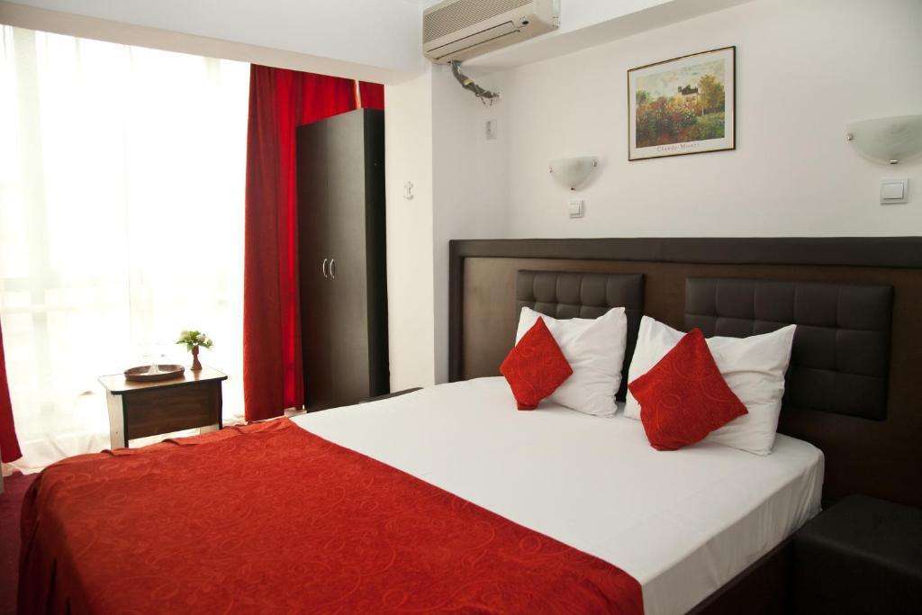 Hotel Metropol Piteşti Exteriör bild